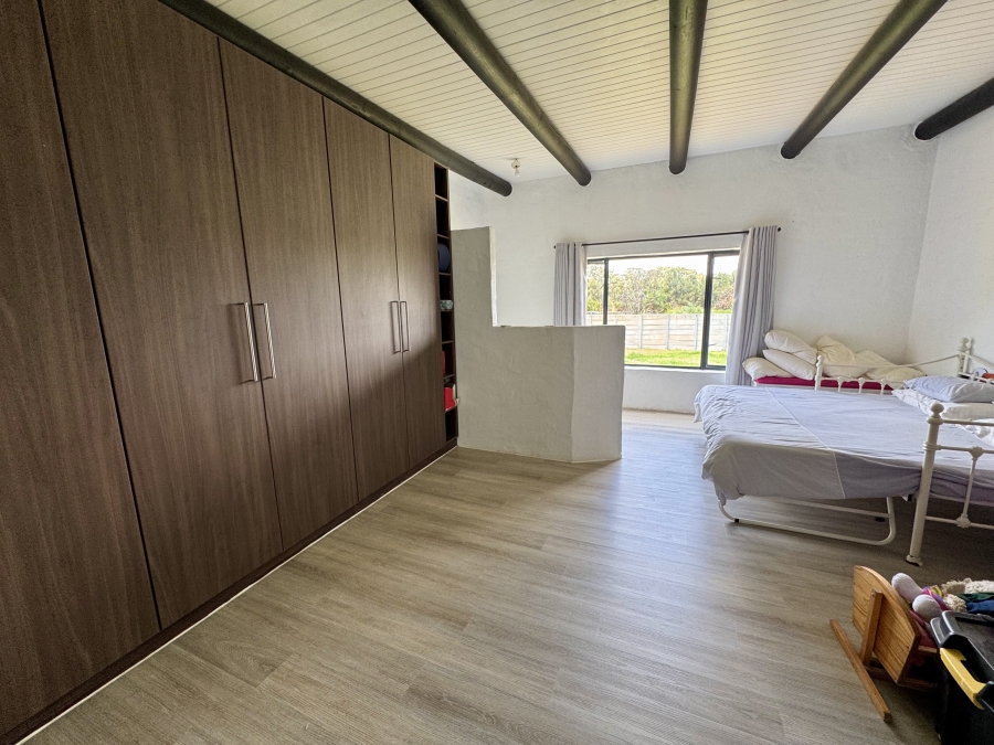 5 Bedroom Property for Sale in Cape Farms Western Cape
